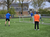 Training S.K.N.W.K. JO19-1 van donderdag 25 april 2024 (63/120)